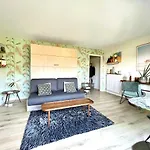 Beau studio terrasse vue jardin - à 2 pas de la mer